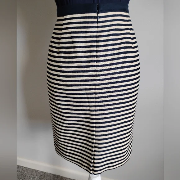 LOFT Cotton Blend Woven Navy Blue Cream/Tan Striped Pencil Skirt Classic Size 10 - Picture 9 of 16